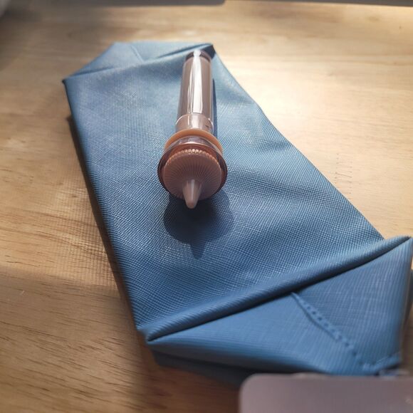 JEFFREE STAR COSMETICS THE ORGY COLLECTION THE GLOSS SILK ROPE WITH COSMETIC BAG - Picture 5 of 8